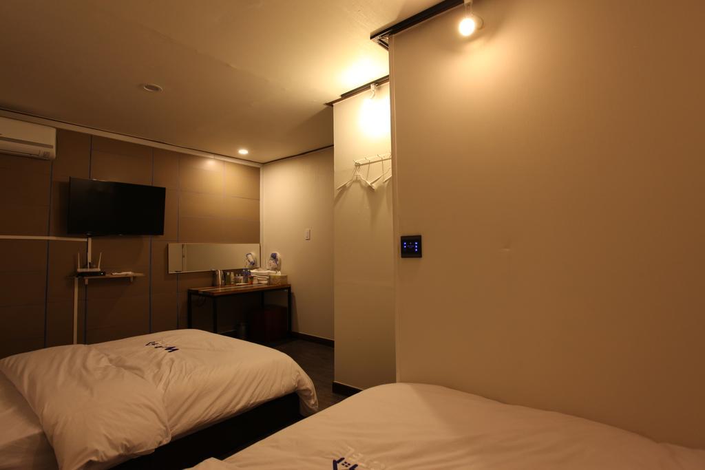 W Mini Hotel Dongdaemoon Seoul Exteriör bild
